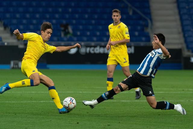 余嘉豪21分浙江险胜上海总分2-1 王哲林24+9